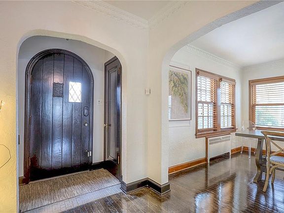 5th image of 1006 W 70th St