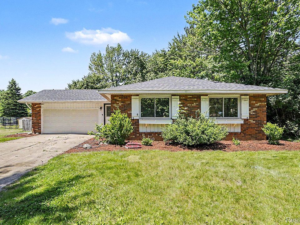 1st image of 724 Chippewa Trl