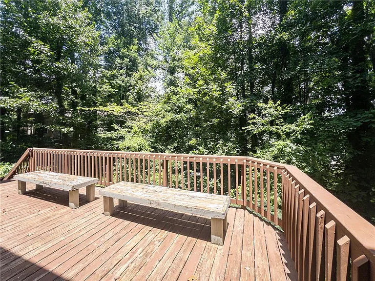 965 Millbrook Ct — Photo 34