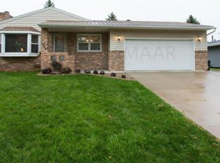 1458 21st St S, Fargo, ND 58103
