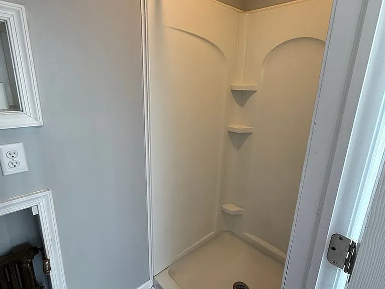 49 W Commerce St — Photo 11