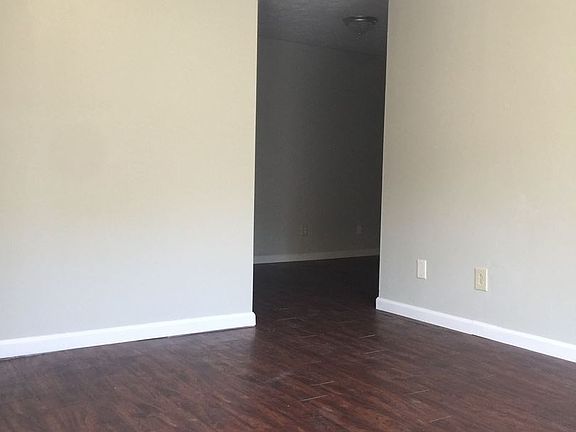 2nd image of 1980 Cambridge Dr APT 5B