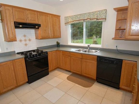 4th image of 44217 SE 170th St