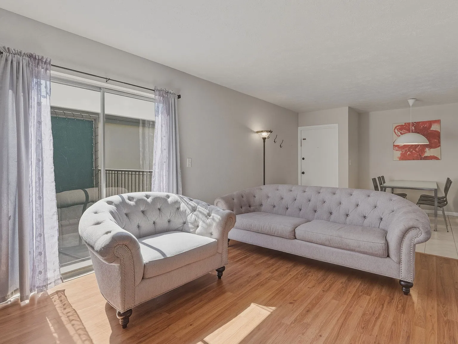 2 bed, 813 sqft, $1,390 — Photo 3