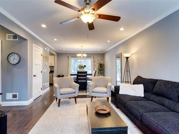 3 Jupiter Ln #F, Richmond, RI 02898