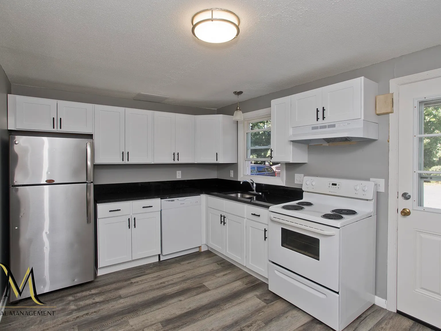 29 W Lake St — Photo 1