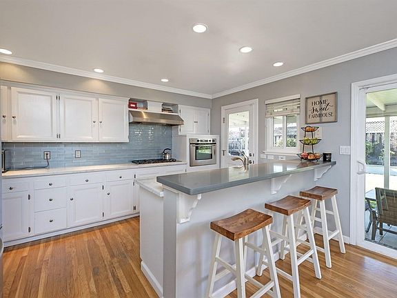 4th image of 3577 Calico Ave