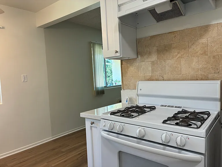 319 N Kenwood St #6 — Photo 11