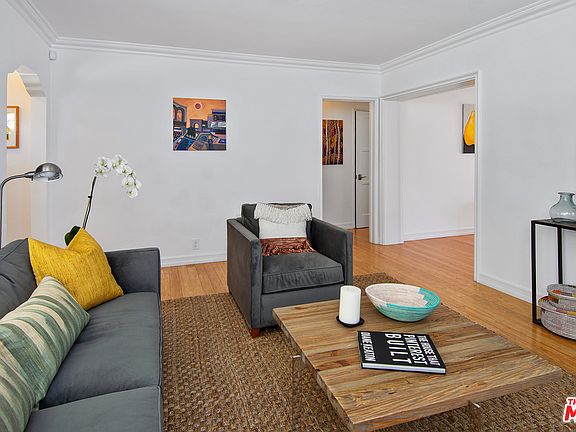 4th image of 3613 Ashwood Ave
