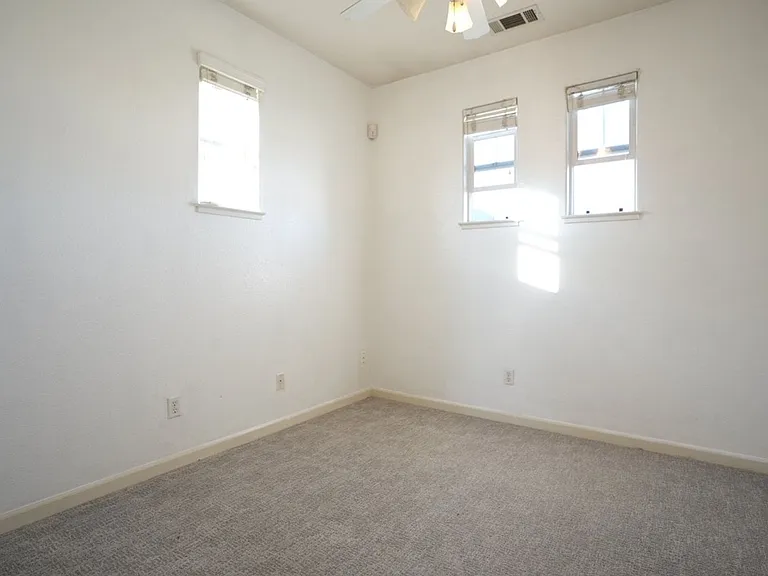 2225 Alysheba Ct — Photo 15