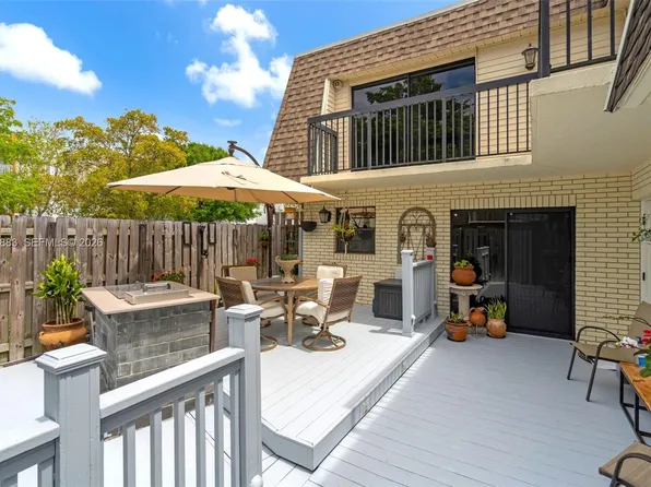8106 SW 23rd St #28A, North Lauderdale, FL 33068
