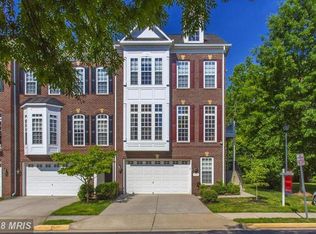 4368 Patriot Park Ct, Fairfax, VA 22030