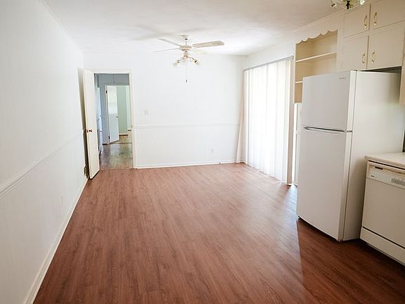3rd image of 603 11th St NE
