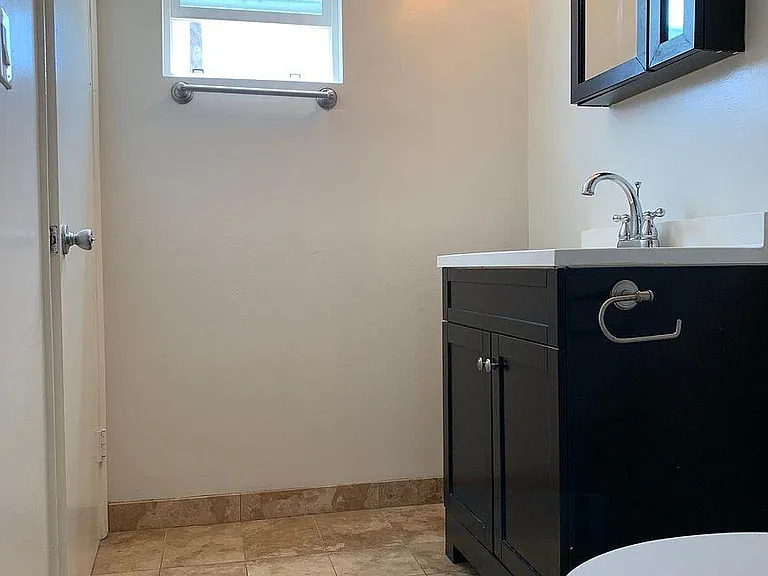 702 Manhattan Beach Blvd #J — Photo 5