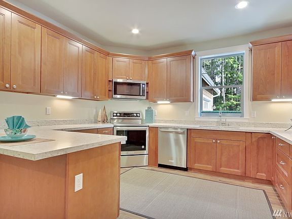 5th image of 12812 Crescent Valley Dr NW