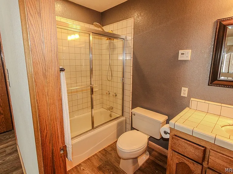 1064 Pine Ln — Photo 24