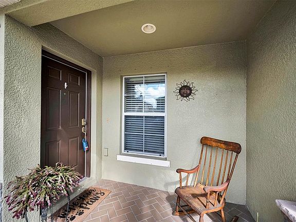 2nd image of 9736 Trumpet Vine Loop