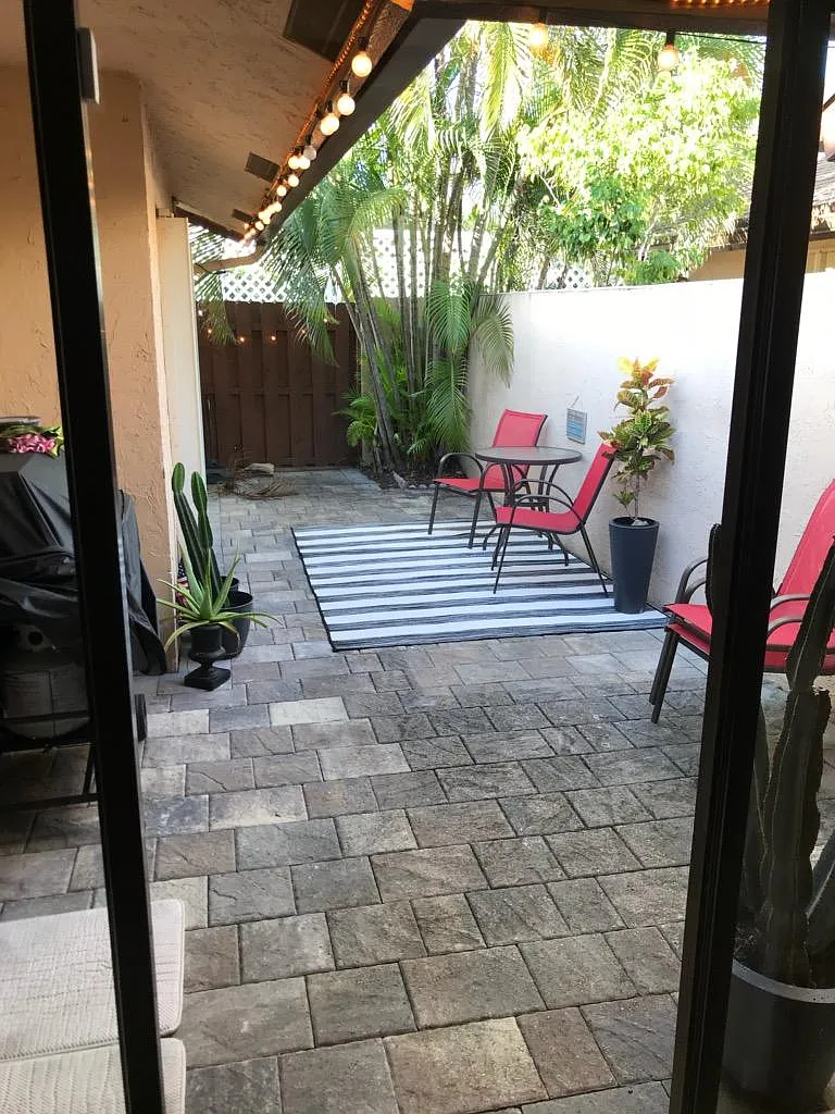3076 S Oakland Forest Dr — Photo 4