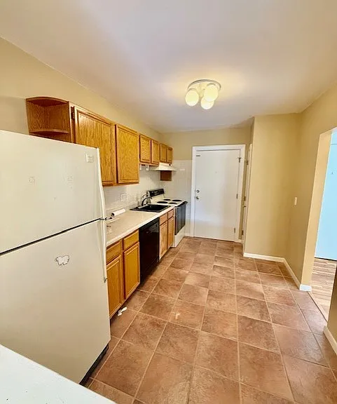 22 Branchfield St #D1 — Photo 6