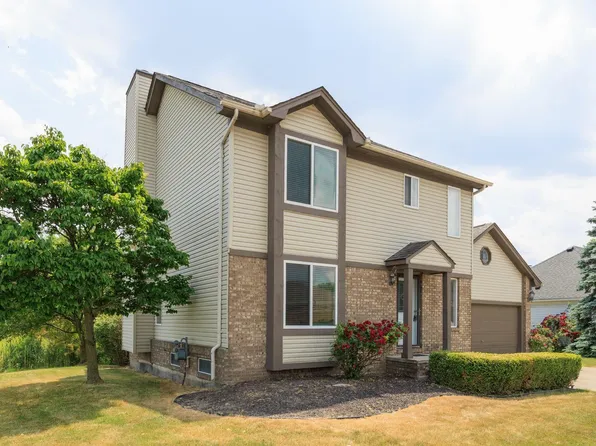 46395 Greenbriar St, Chesterfield Township, MI 48051