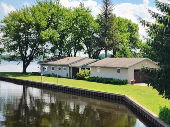 428 Iroquois Ave, Prudenville, MI 48651