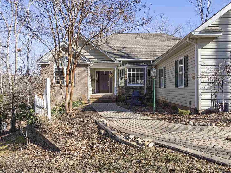 1st image of 40A Marwood Dr