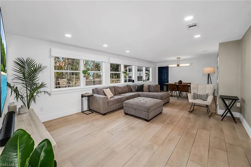 3 bed, 2.0 bath, 2000 sqft, $4,000 — Photo 3