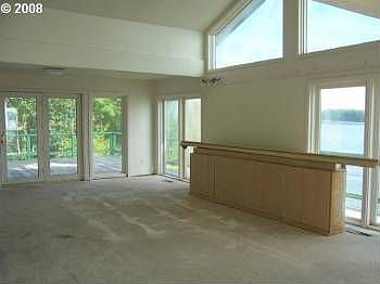 5th image of 10303 SE Burlington Dr