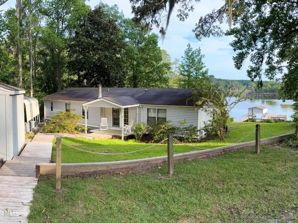 1045 River Road, Blounts Creek, NC 27814