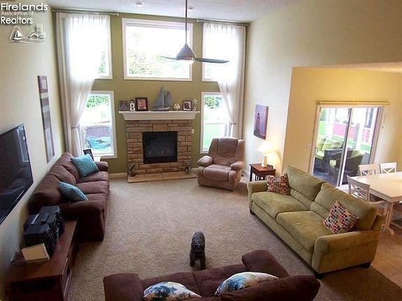 4th image of 2101 S Bailiwick Ln