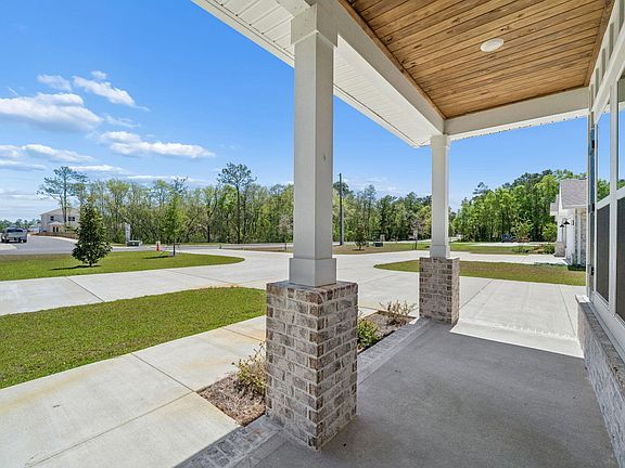 4th image of 785 Old Ferry Rd
