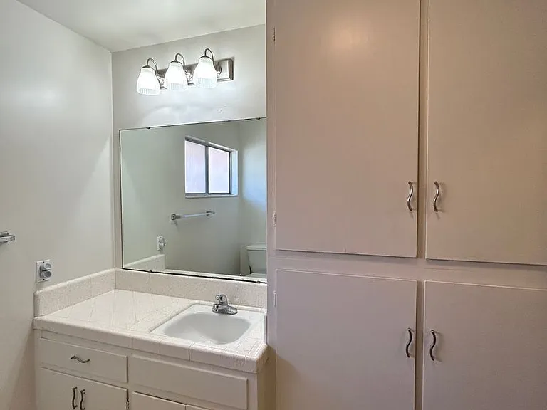 960 Suiter St — Photo 11