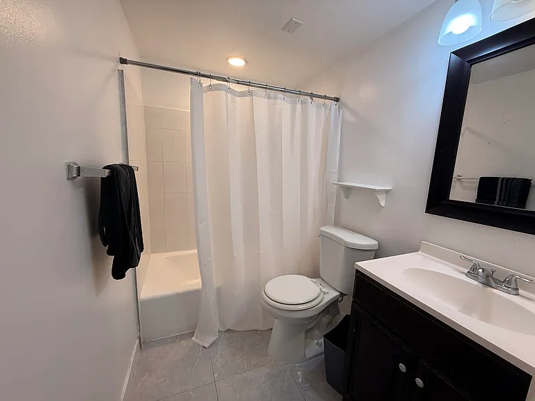 3226 NE 12th St #3 — Photo 10
