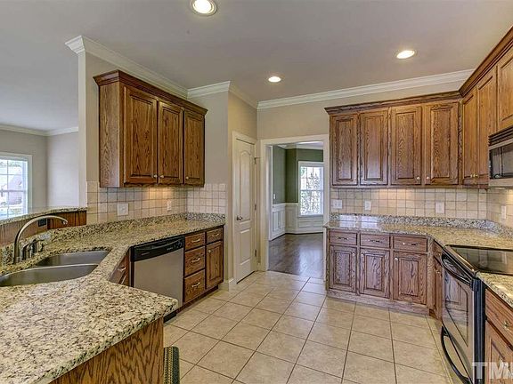5th image of 66 Grahamridge Ln