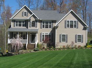 225 Highlands Dr, Pawling, NY 12564