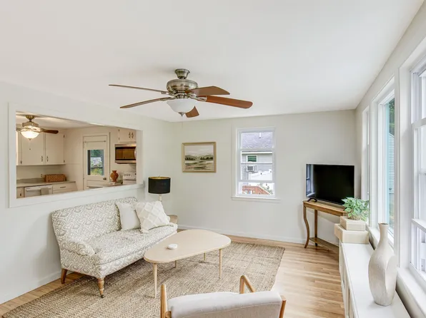 74 Pine Street, Rollinsford, NH 03869