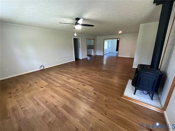 3rd image of 17220 Royalton Rd