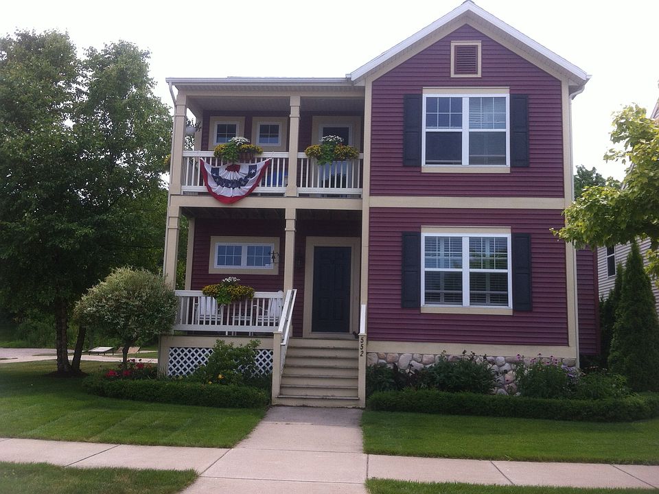 1st image of 552 Blackstone St