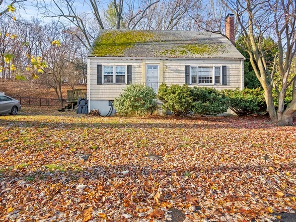 15 Crescent Rd, Woburn, MA 01801