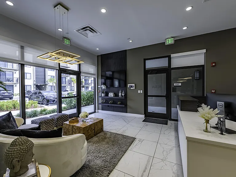 Resia Biscayne Drive — Photo 25