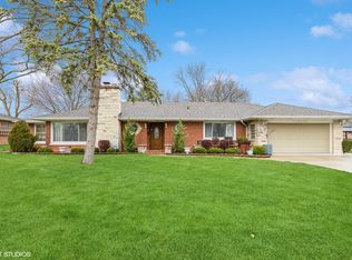 16W638 Red Oak Ave, Bensenville, IL 60106