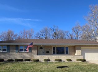 129 Lakeview Dr, Morton, IL