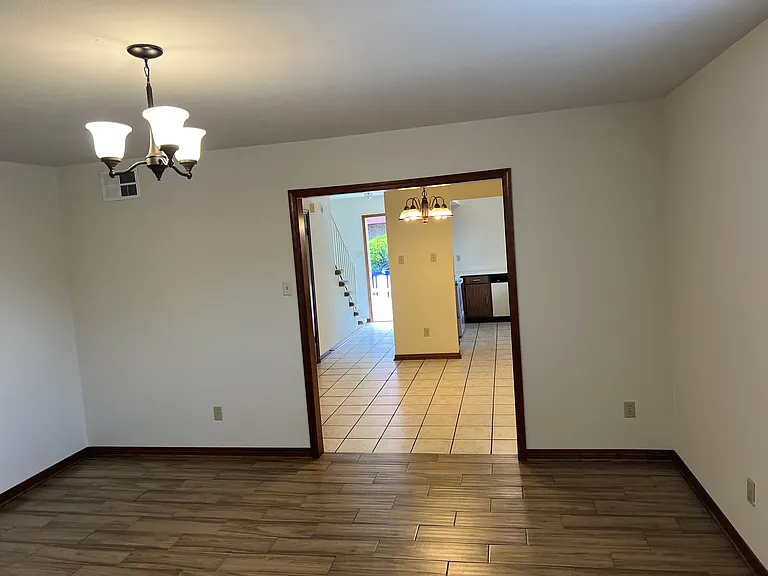 305 W Esplanade Ave #A — Photo 15
