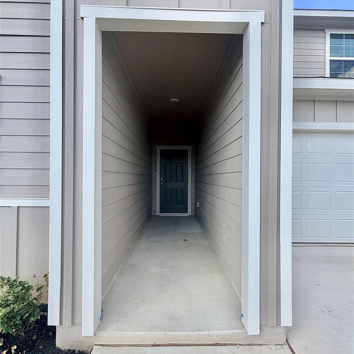 4 bed, 3.0 bath, 2239 sqft, $2,095 — Photo 3