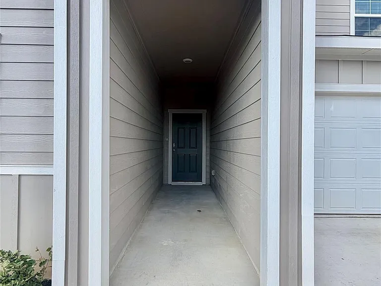 214 Balmorehea St — Photo 3