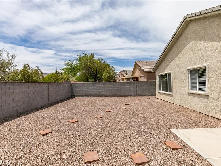10959 Pumpkin Ridge Ave — Photo 35