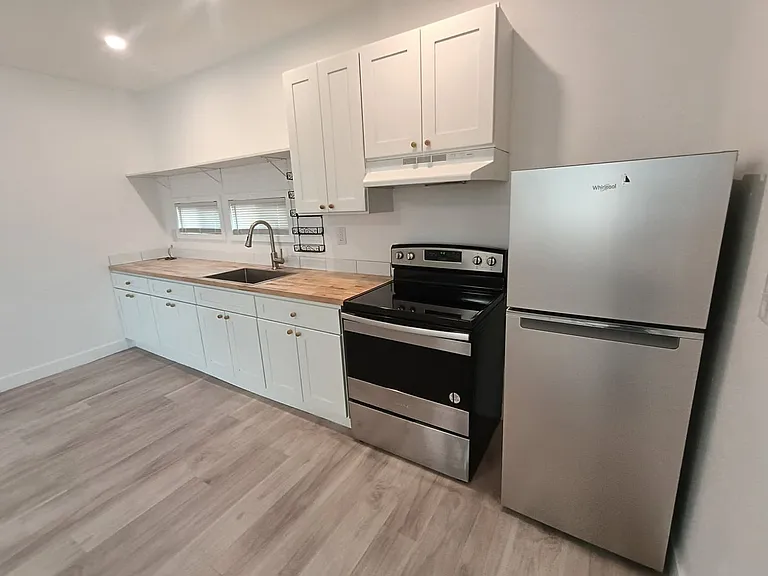 Upgraded 1 bedroom/1 bath in Beaumont! — Photo 7