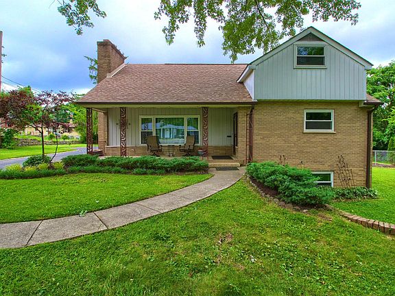 2nd image of 211 E Crest Dr