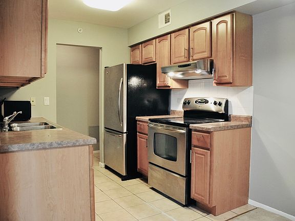 5th image of 916 Casey Ct #30-05