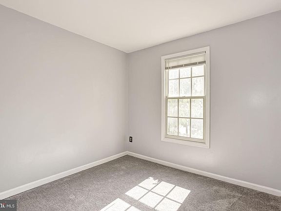 4th image of 511 Herndon Woods Ct